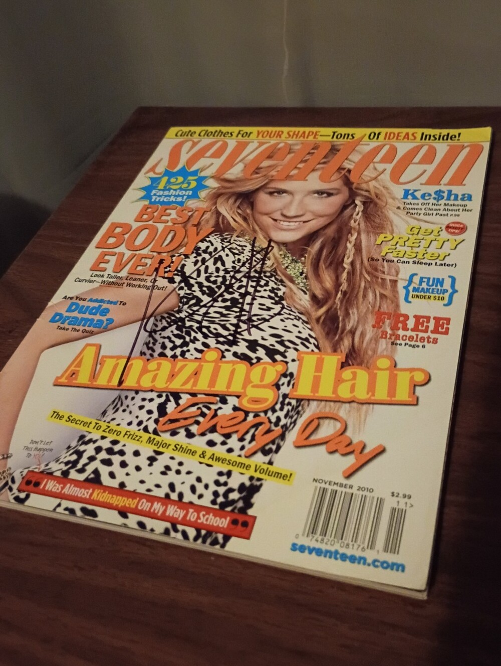 KE$HA AUTOGRAPHED NOV 2010 SEVENTEEN MAGAZINE